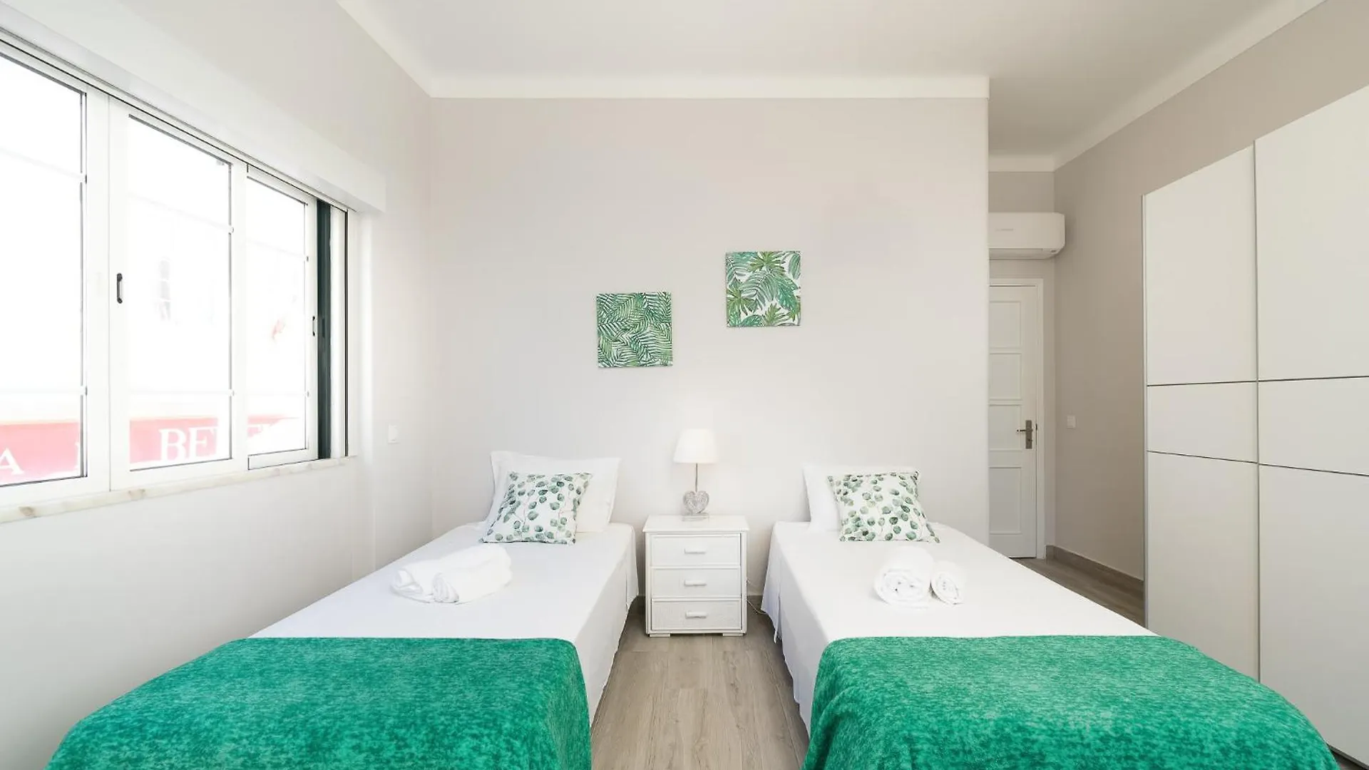 Spacious Stylish Apartment Portimão